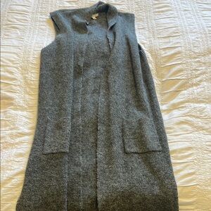 Gray Sleeveless Knit Cardigan